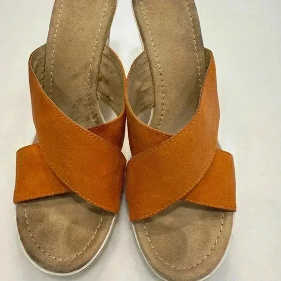 Adrienne vittadini wedge suede sandals burnt orange size 10 - Picture 2 of 9
